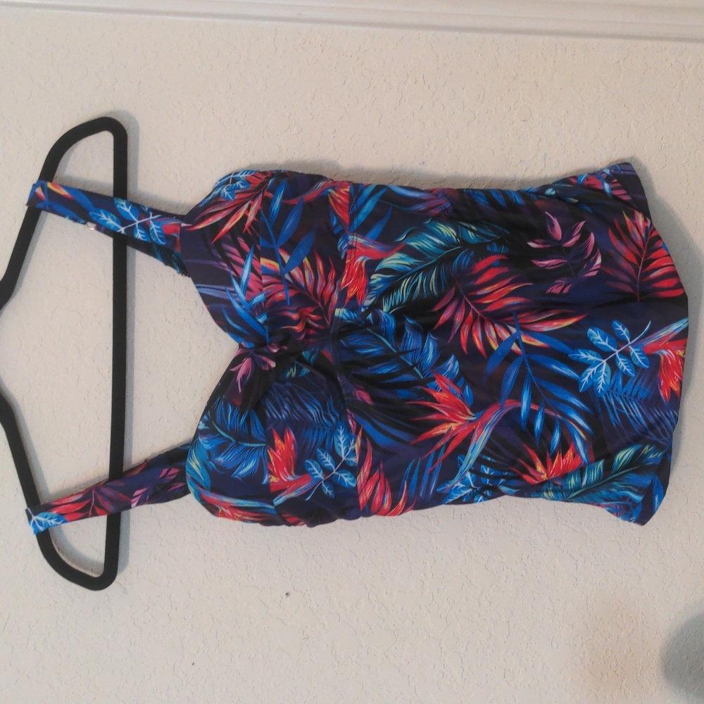Holipick Women's Tropical Bright Colored Padded Swim Top. Size L NWT